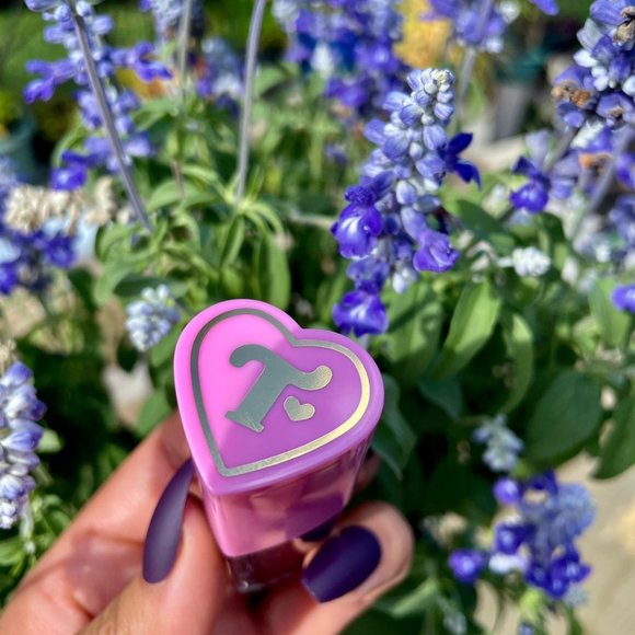 Trixie Back to the Fuchsia - Synth Gloss 💜 💜 - Picture 5 of 9